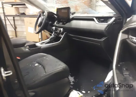 2024 Toyota Rav4 Xle Premium from USA, damaged, VIN 2T3A1RFV4RC418449